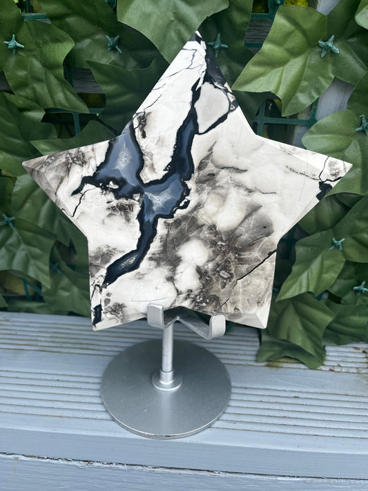 Stunning 1kg Volcano Agate Star UV Reactive