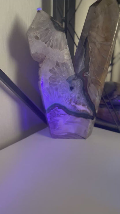 Large unique stunning UV reactive Volcano Agate piece